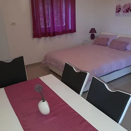 Studio Kraj 14000a Appartement